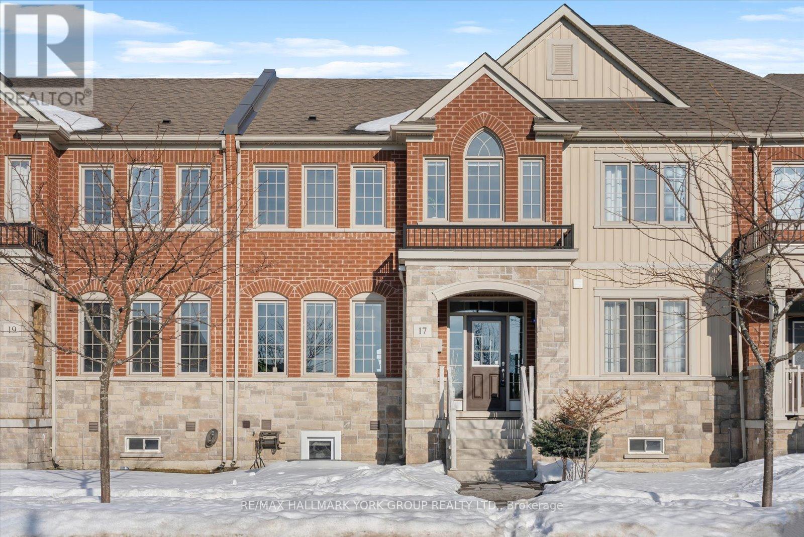 17 Carratuck Street, East Gwillimbury, Ontario  L9N 0S5 - Photo 2 - N12850156