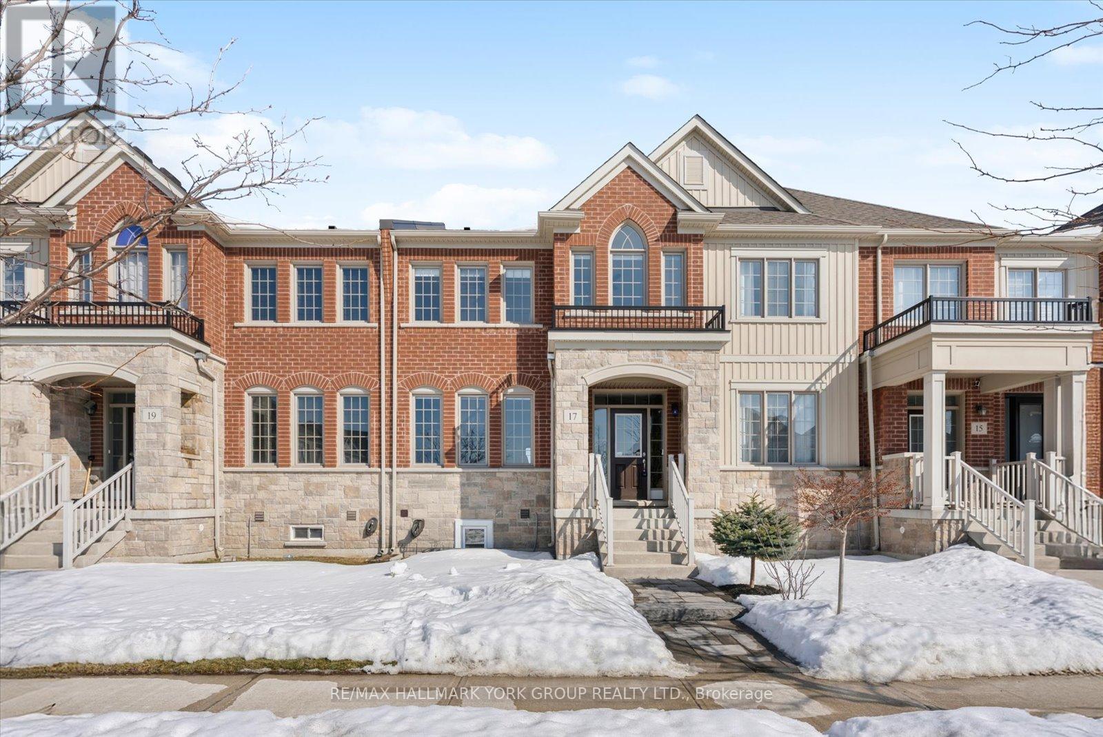 17 Carratuck Street, East Gwillimbury, Ontario  L9N 0S5 - Photo 3 - N12850156