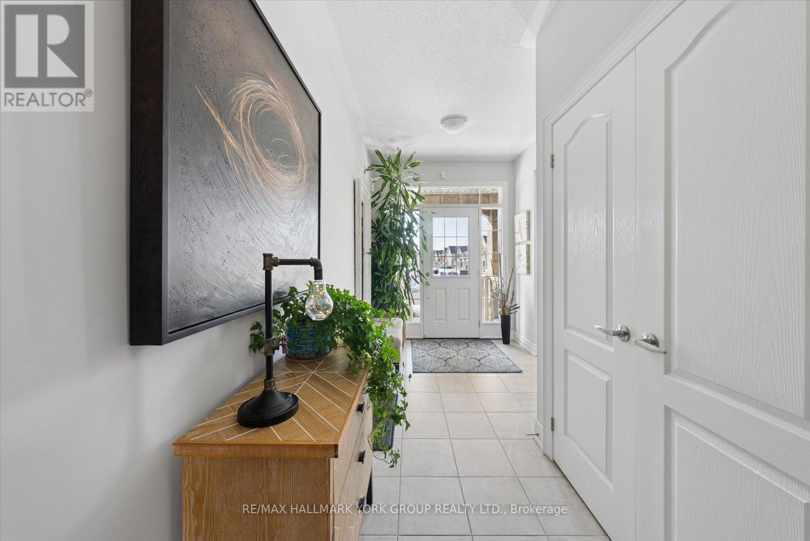 17 Carratuck Street, East Gwillimbury, Ontario  L9N 0S5 - Photo 5 - N12850156