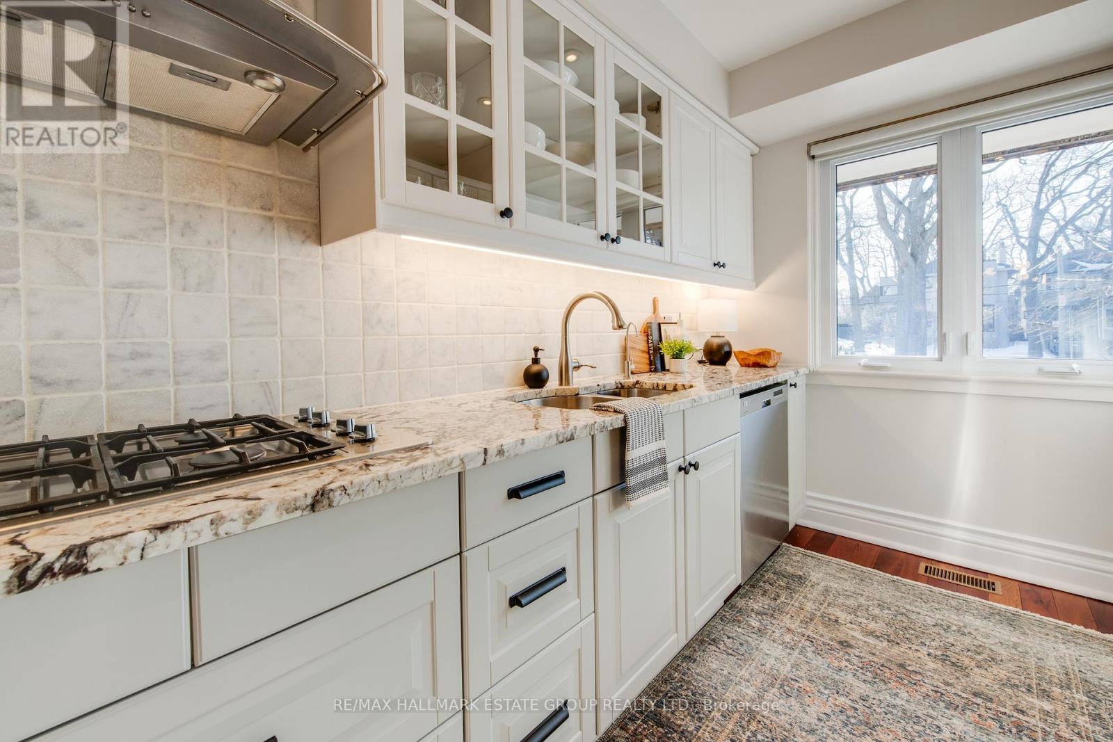 249 Beech Avenue, Toronto (The Beaches), Ontario  M4E 3J1 - Photo 8 - E12848588