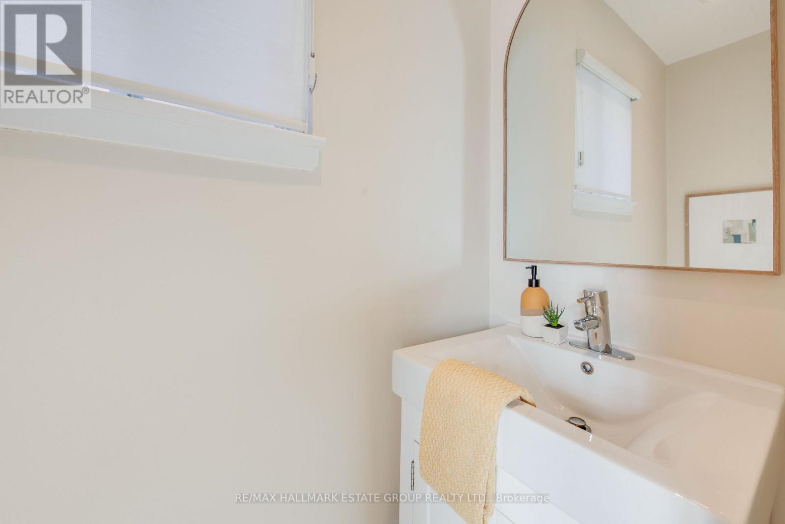 249 Beech Avenue, Toronto (The Beaches), Ontario  M4E 3J1 - Photo 5 - E12848588