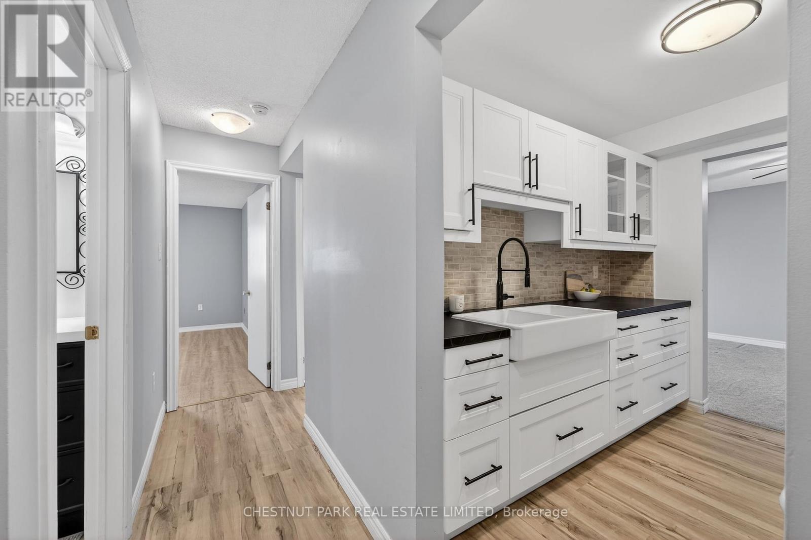 208 - 1 Quail Crescent, Barrie (Ardagh), Ontario  L4N 6W9 - Photo 4 - S12849986