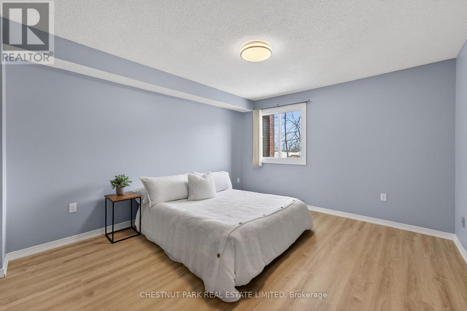 208 - 1 Quail Crescent, Barrie (Ardagh), Ontario  L4N 6W9 - Photo 5 - S12849986