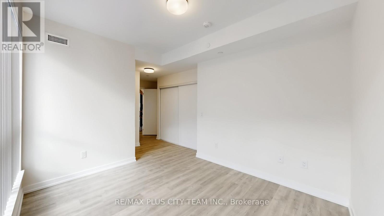 718 - 2300 St Clair Avenue, Toronto, Ontario  M6N 0B3 - Photo 11 - W12836212