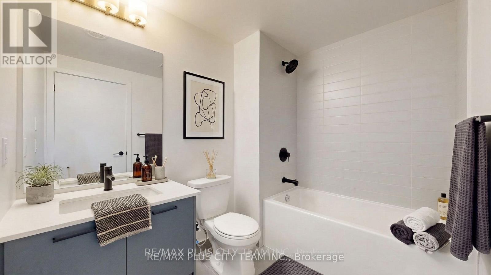 718 - 2300 St Clair Avenue, Toronto, Ontario  M6N 0B3 - Photo 24 - W12836212