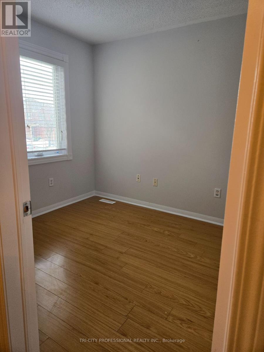 65 Mount Ranier Crescent, Brampton, Ontario  L6R 2L1 - Photo 8 - W12844622