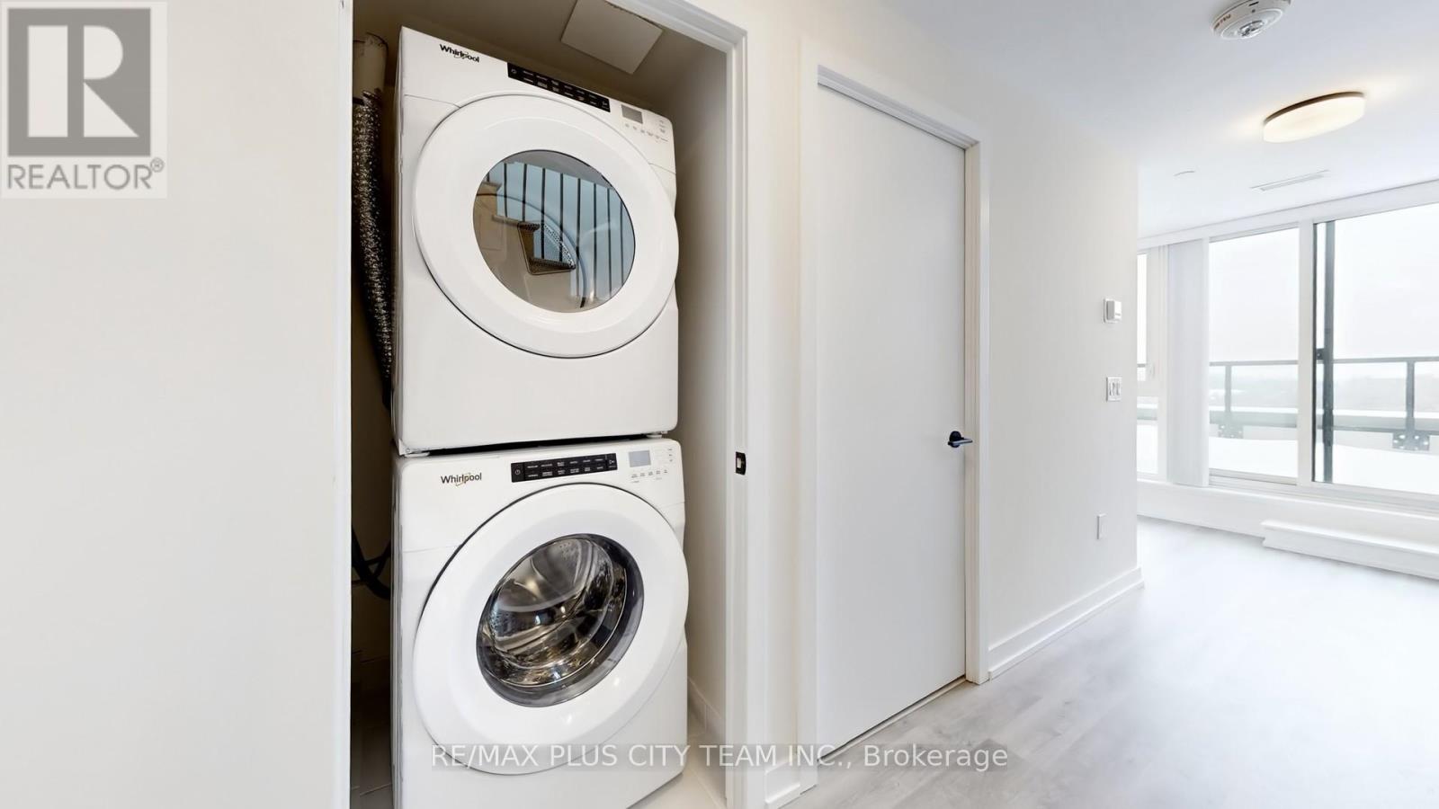 718 - 2300 St Clair Avenue, Toronto, Ontario  M6N 0B3 - Photo 25 - W12836212