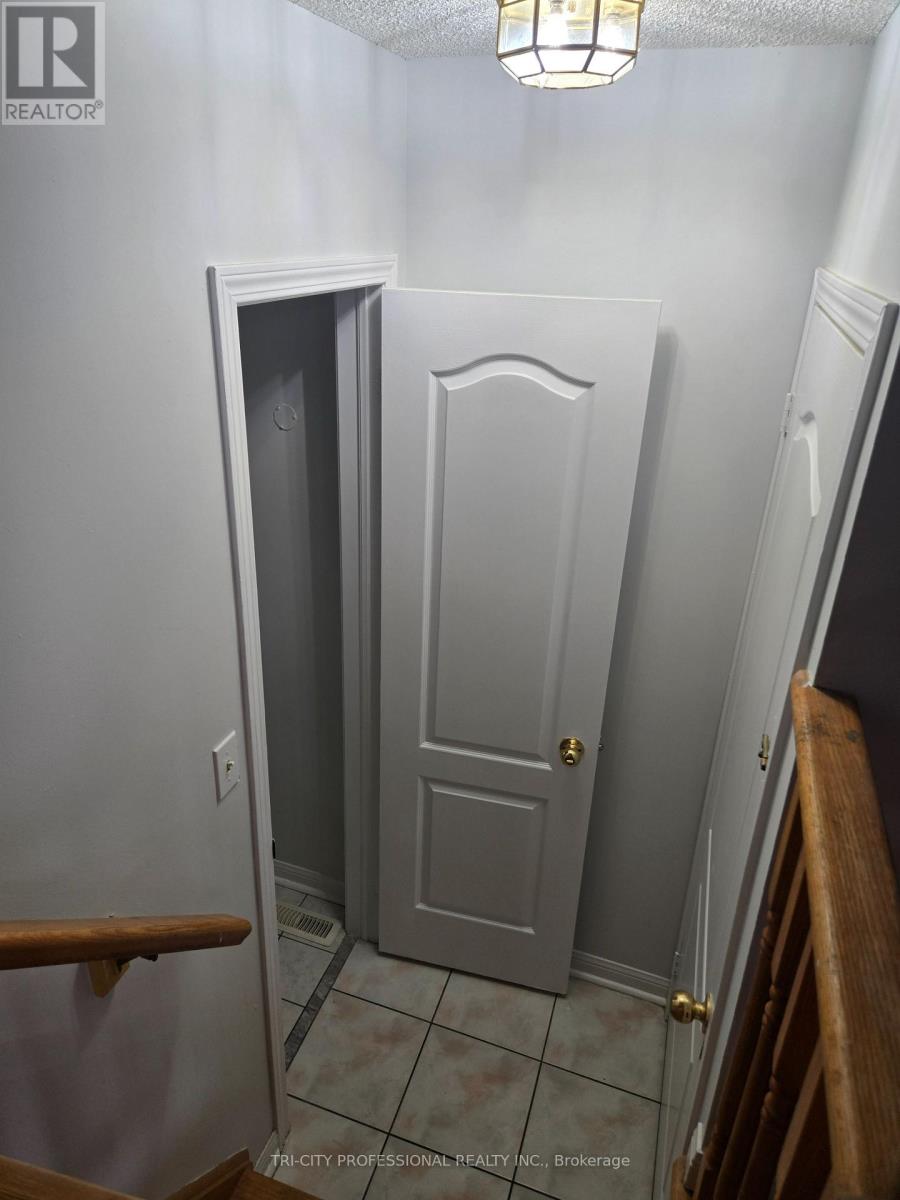 65 Mount Ranier Crescent, Brampton, Ontario  L6R 2L1 - Photo 10 - W12844622