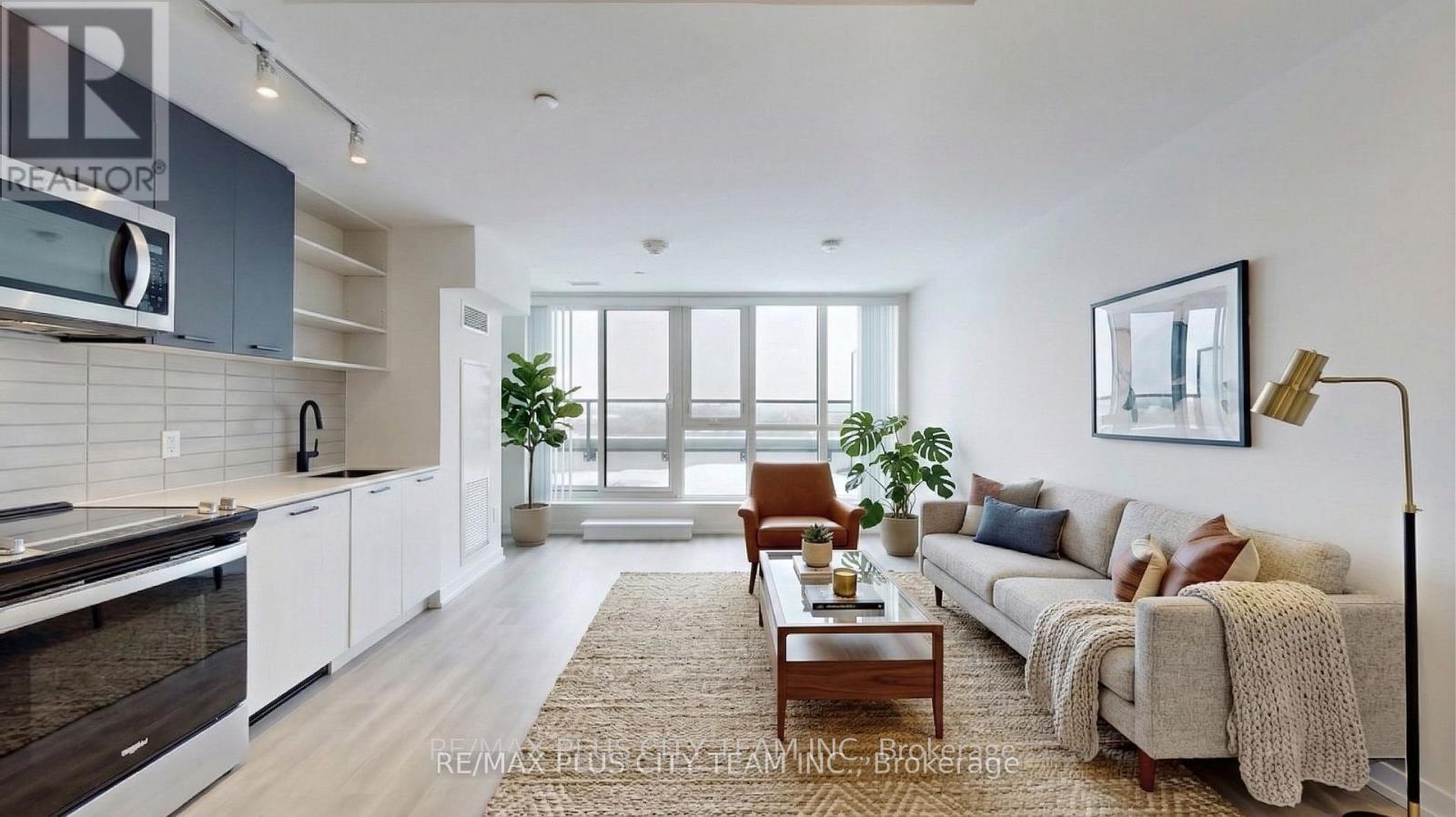 718 - 2300 St Clair Avenue, Toronto, Ontario  M6N 0B3 - Photo 8 - W12836212