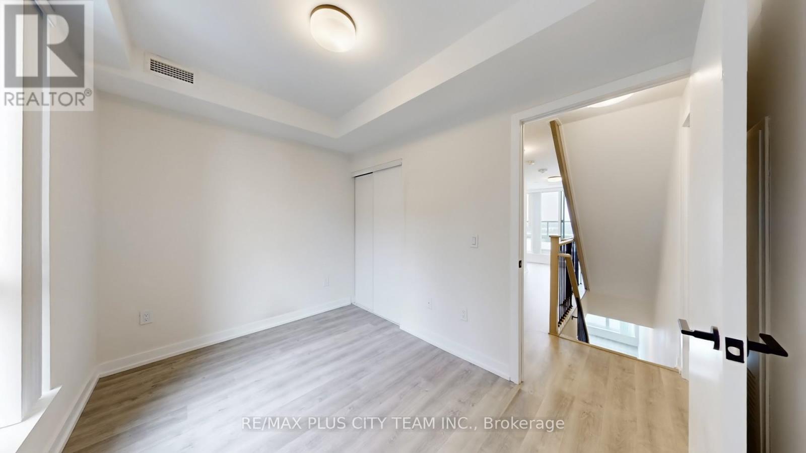 718 - 2300 St Clair Avenue, Toronto, Ontario  M6N 0B3 - Photo 17 - W12836212