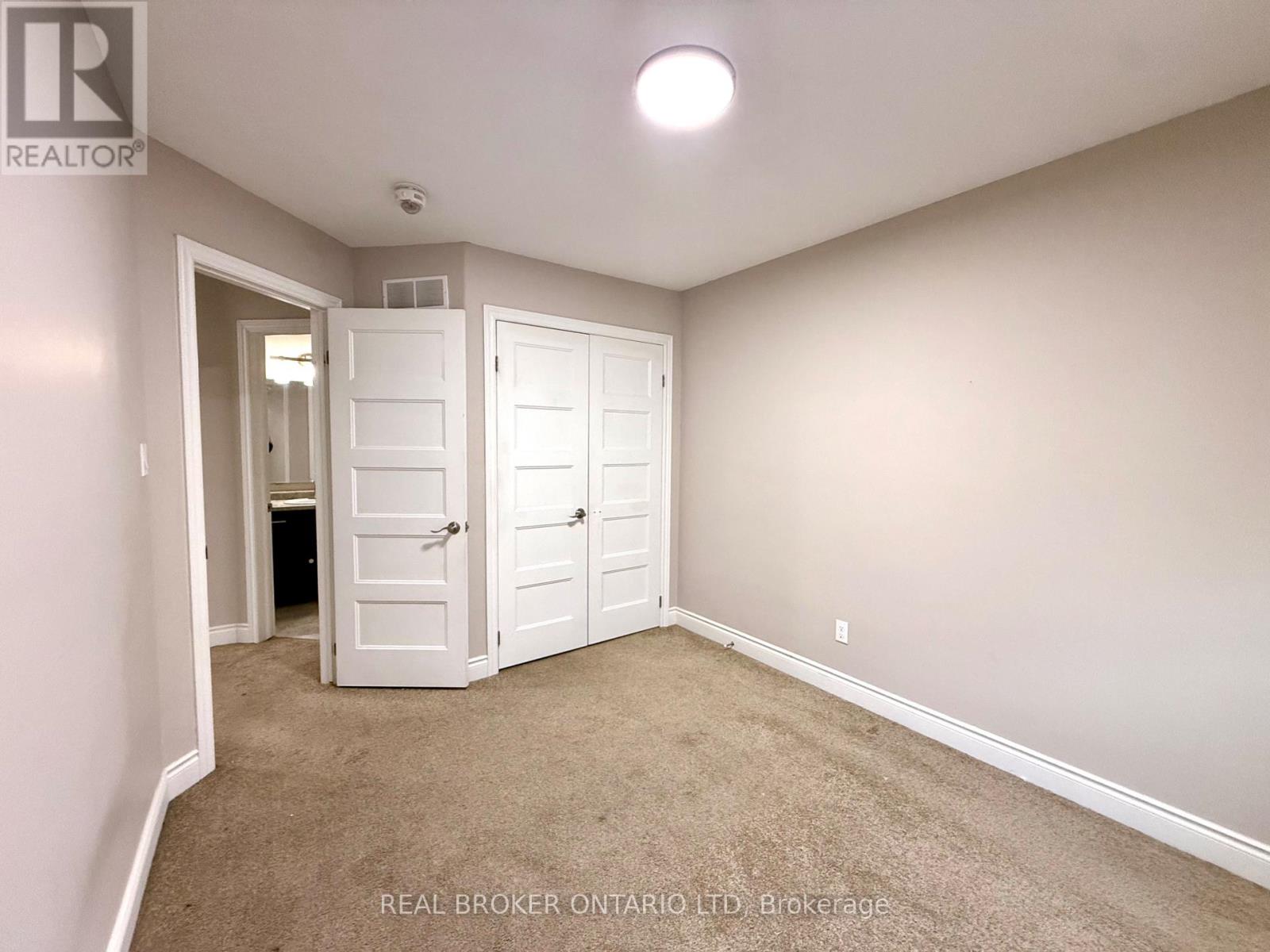 8 Alexander Circle, Strathroy-Caradoc (Se), Ontario  N7G 0B4 - Photo 11 - X12847490