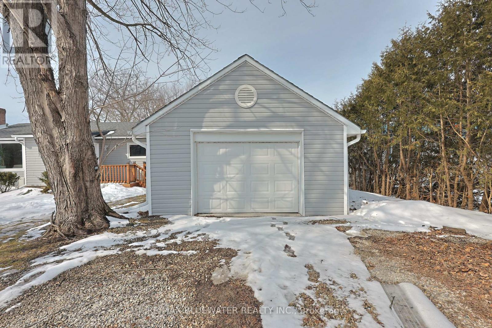 8296 Burwell Road, Lambton Shores, Ontario  N0M 1T0 - Photo 31 - X12844610