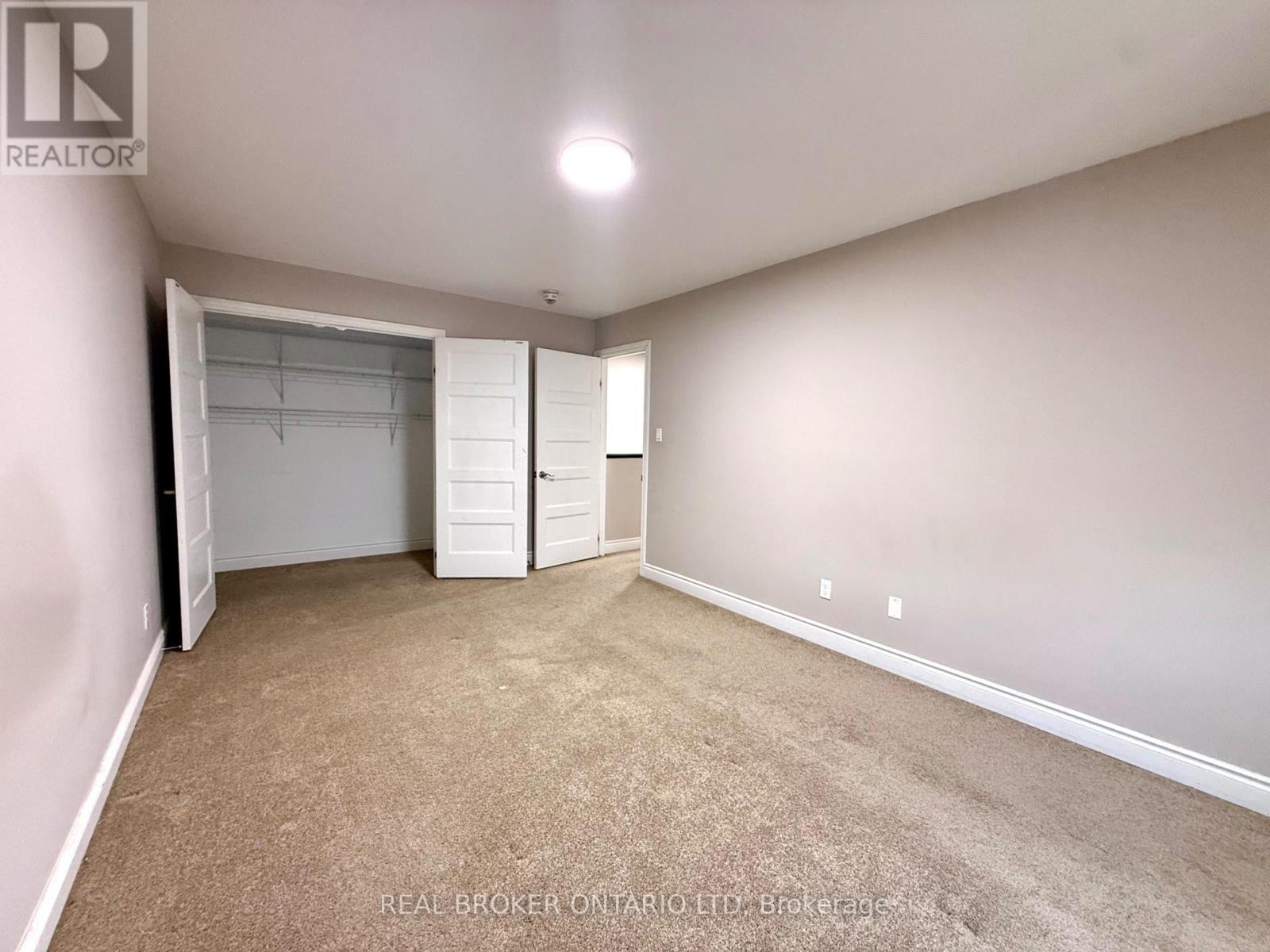 8 Alexander Circle, Strathroy-Caradoc (Se), Ontario  N7G 0B4 - Photo 15 - X12847490