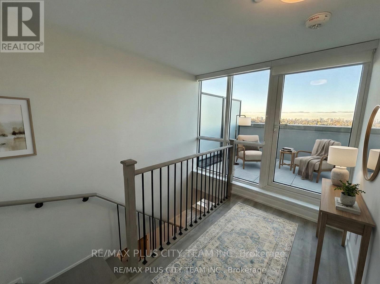 718 - 2300 St Clair Avenue, Toronto, Ontario  M6N 0B3 - Photo 27 - W12836212