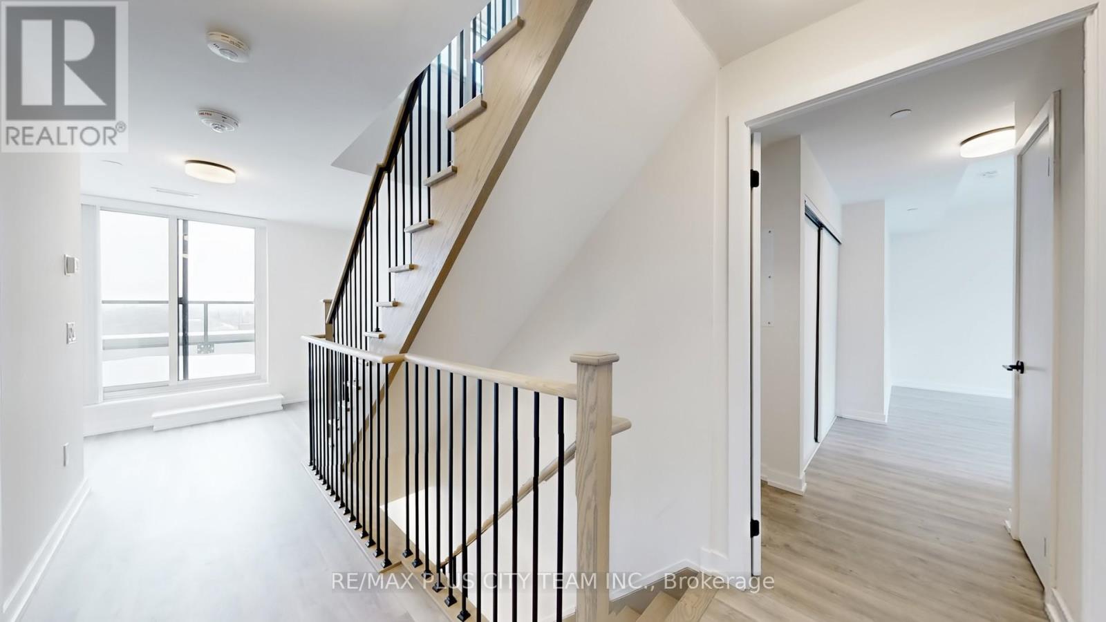 718 - 2300 St Clair Avenue, Toronto, Ontario  M6N 0B3 - Photo 14 - W12836212