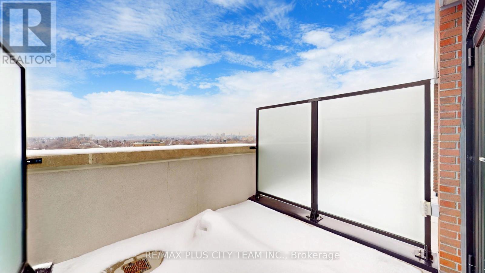 718 - 2300 St Clair Avenue, Toronto, Ontario  M6N 0B3 - Photo 28 - W12836212