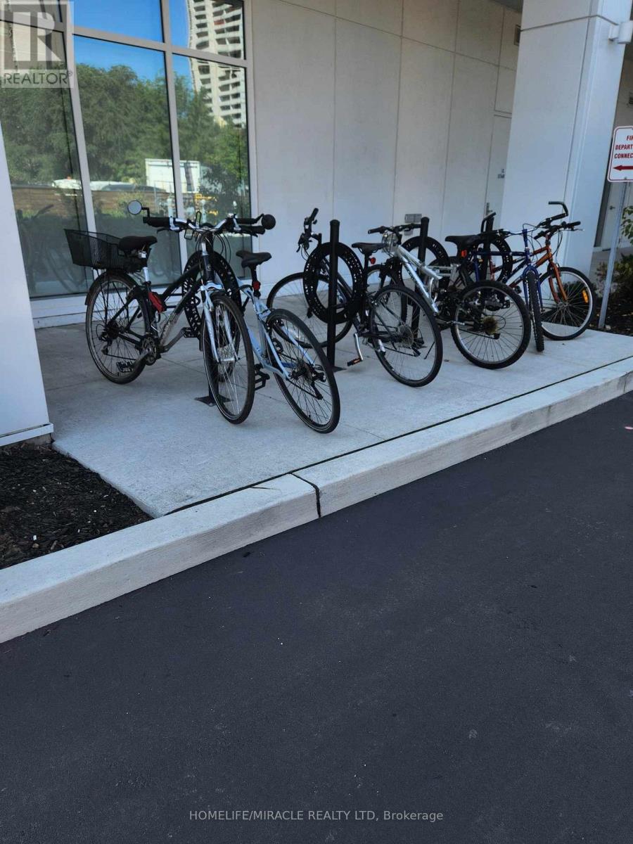 1005 - 10 Wilby Crescent, Toronto, Ontario  M9N 1E5 - Photo 6 - W12848862