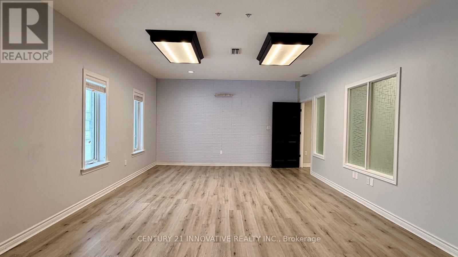 5615 Mcgillivray Drive N, Lucan Biddulph, Ontario  N0M 2J0 - Photo 19 - X12830354