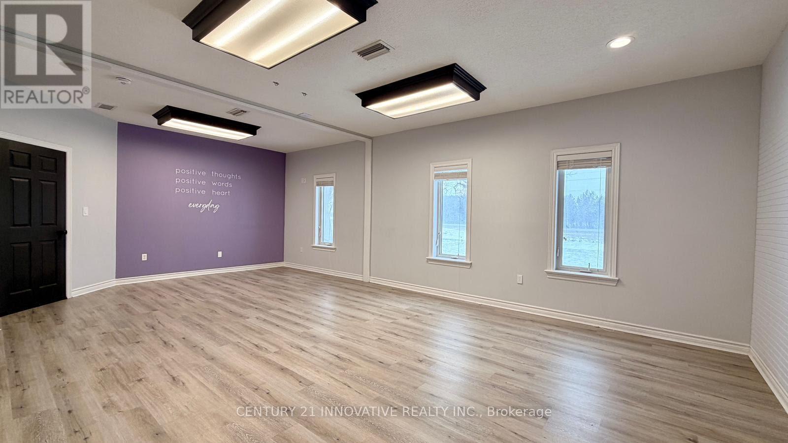 5615 Mcgillivray Drive N, Lucan Biddulph, Ontario  N0M 2J0 - Photo 21 - X12830354