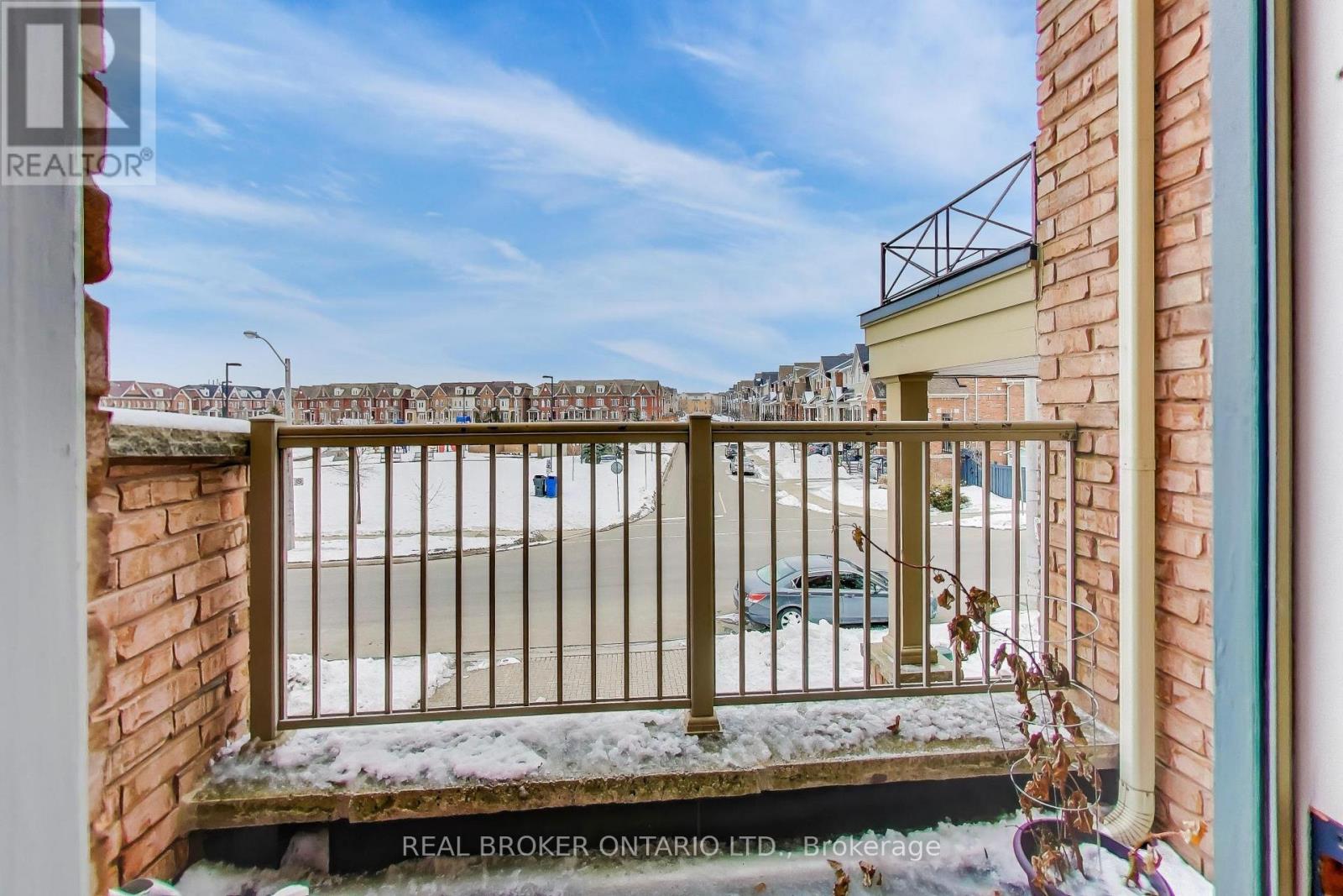 60 Mary Chapman Boulevard, Toronto (Humberlea-Pelmo Park), Ontario  M9M 0B2 - Photo 12 - W12849888