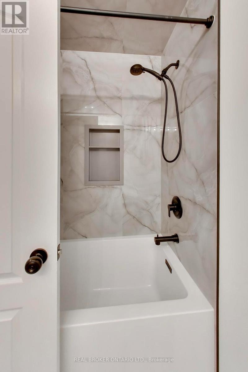 60 Mary Chapman Boulevard, Toronto (Humberlea-Pelmo Park), Ontario  M9M 0B2 - Photo 29 - W12849888