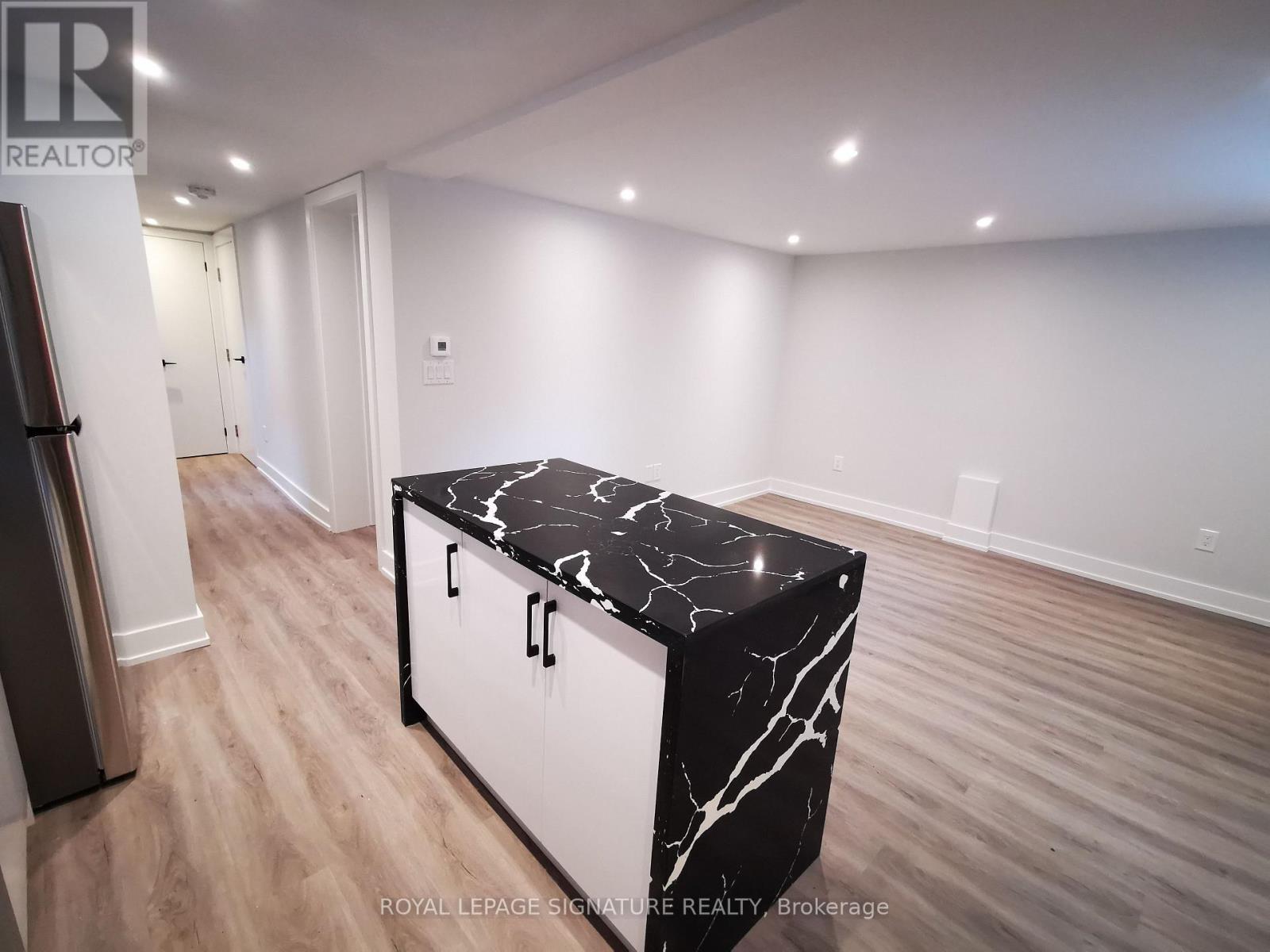 Lower - 73 Marlee Avenue, Toronto, Ontario  M6E 3B2 - Photo 9 - W12849920