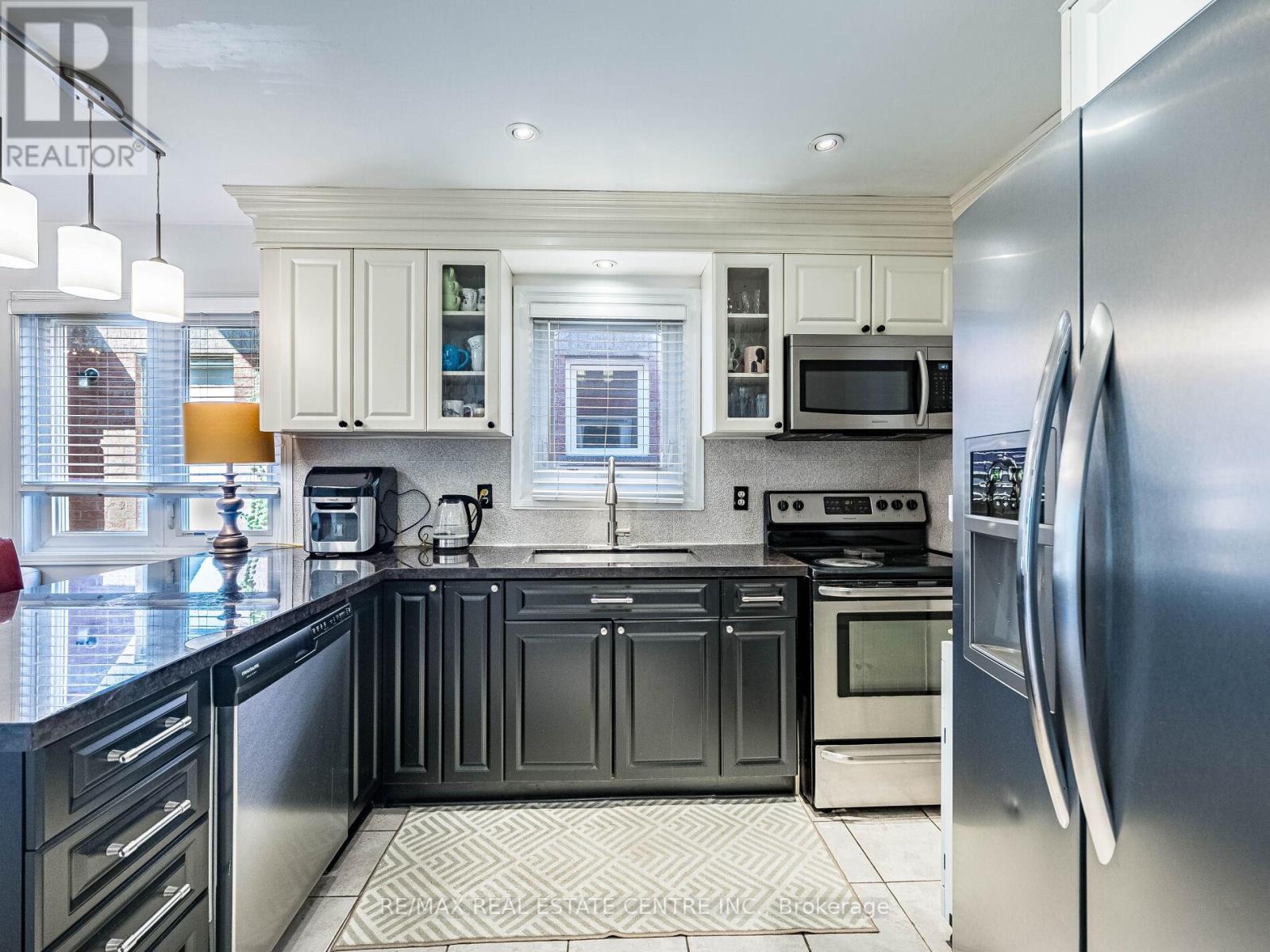 100 White Tail Crescent, Brampton, Ontario  L6Y 5B9 - Photo 10 - W12849928