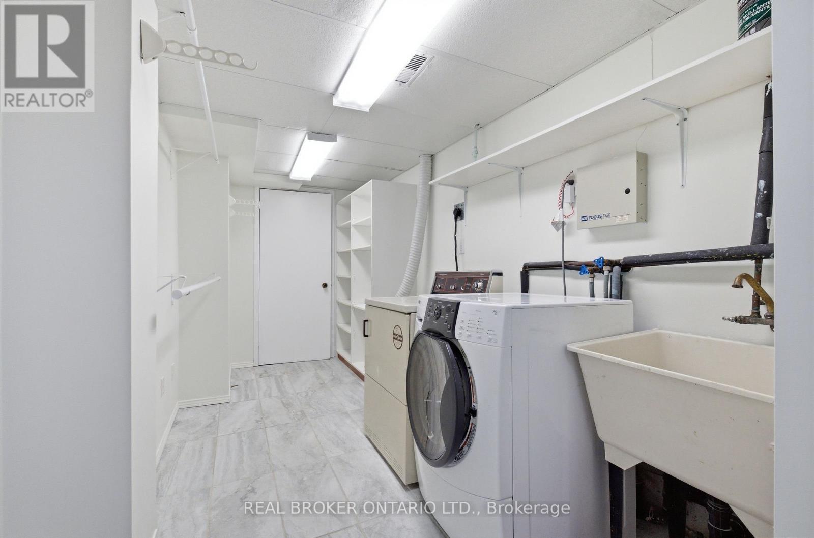 4114 Trapper Crescent, Mississauga, Ontario  L5L 3A9 - Photo 26 - W12849954