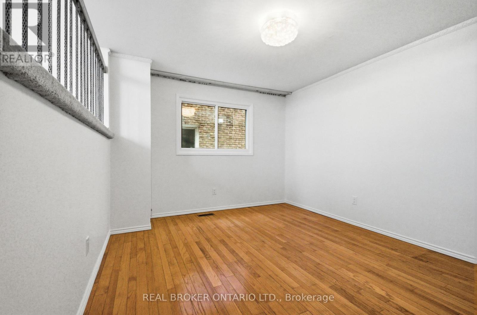 4114 Trapper Crescent, Mississauga, Ontario  L5L 3A9 - Photo 6 - W12849954