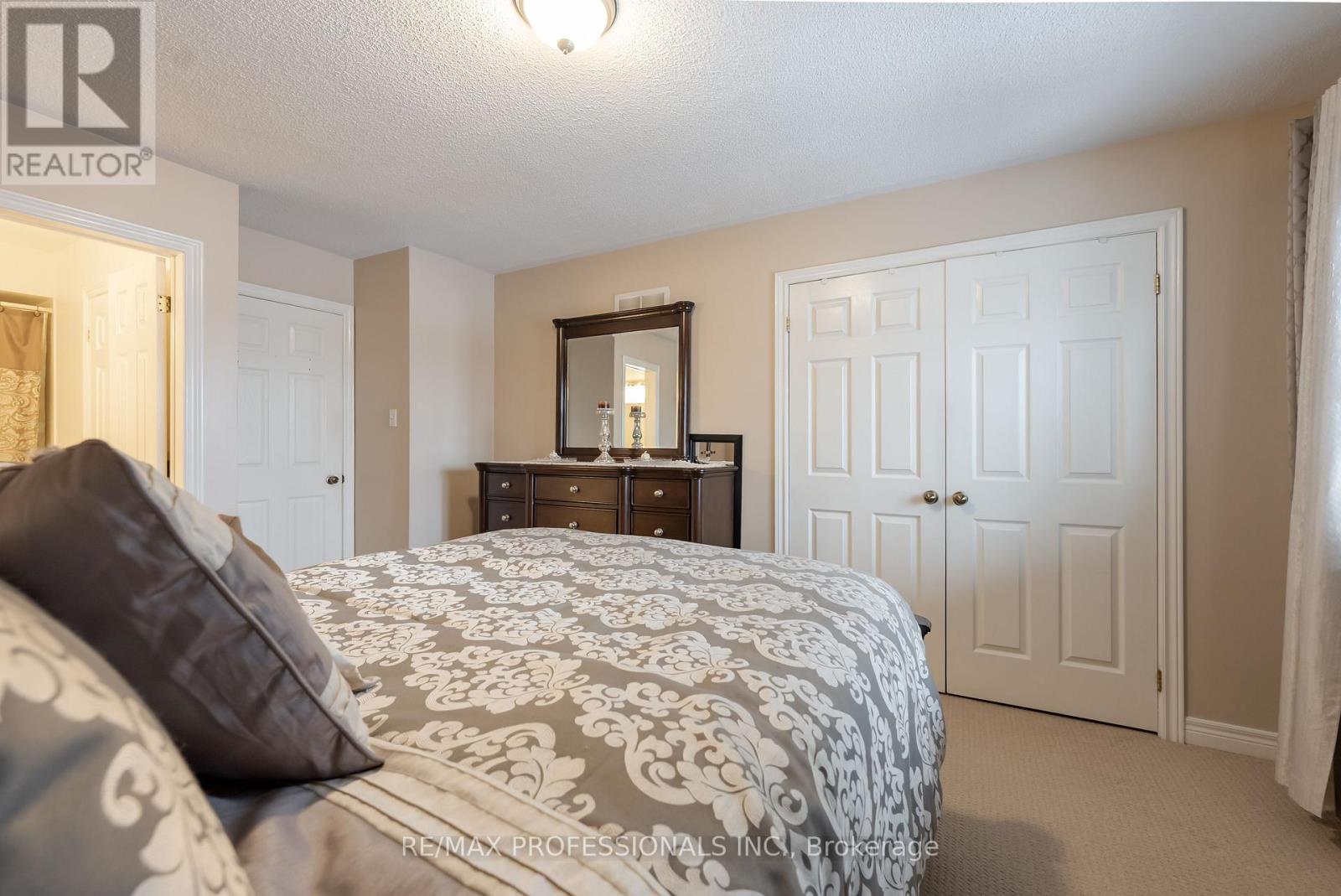 99 Desert Sand Drive, Brampton, Ontario  L6R 1V7 - Photo 22 - W12849968