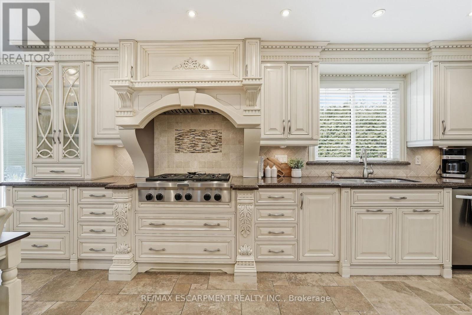 2123 Kawartha Crescent, Mississauga, Ontario  L5H 3P8 - Photo 14 - W12850012