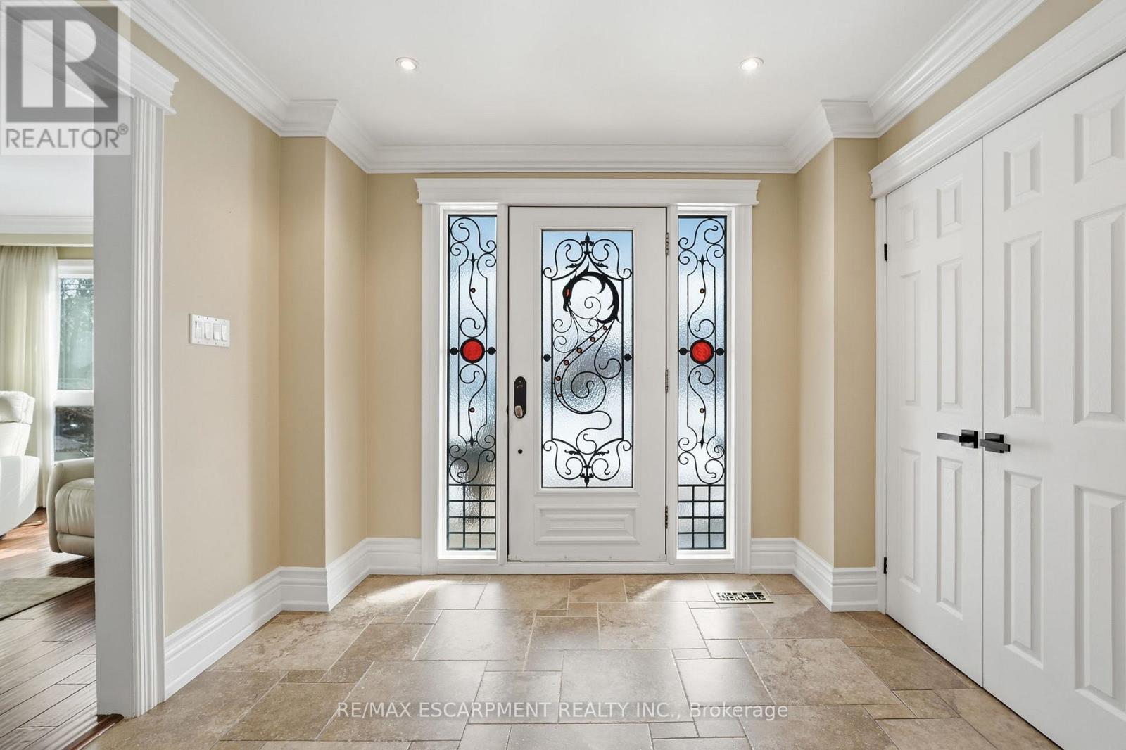 2123 Kawartha Crescent, Mississauga, Ontario  L5H 3P8 - Photo 5 - W12850012