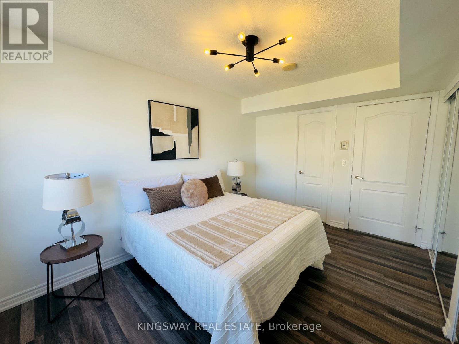 2208 - 4090 Living Arts Drive, Mississauga, Ontario  L5B 4M8 - Photo 11 - W12850024