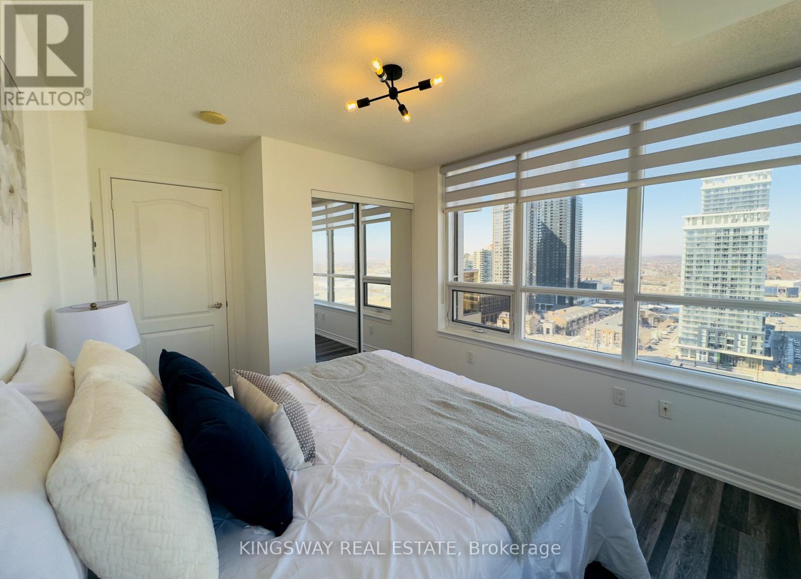 2208 - 4090 Living Arts Drive, Mississauga, Ontario  L5B 4M8 - Photo 13 - W12850024