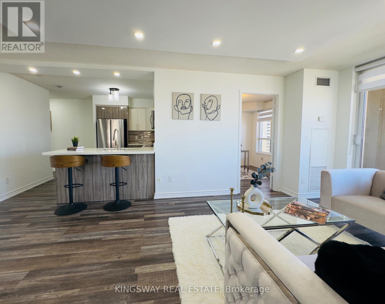 2208 - 4090 Living Arts Drive, Mississauga, Ontario  L5B 4M8 - Photo 5 - W12850024