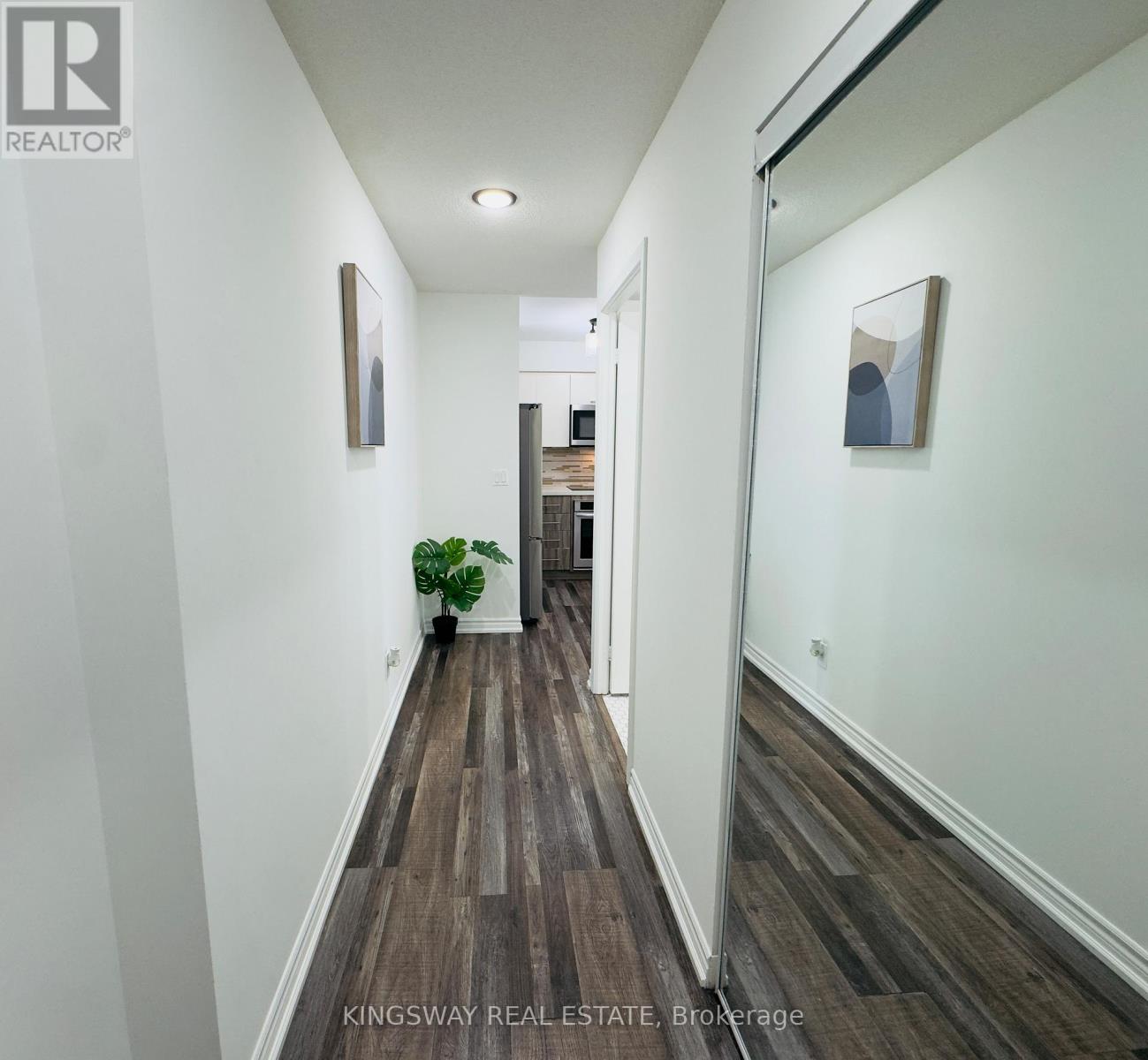 2208 - 4090 Living Arts Drive, Mississauga, Ontario  L5B 4M8 - Photo 6 - W12850024