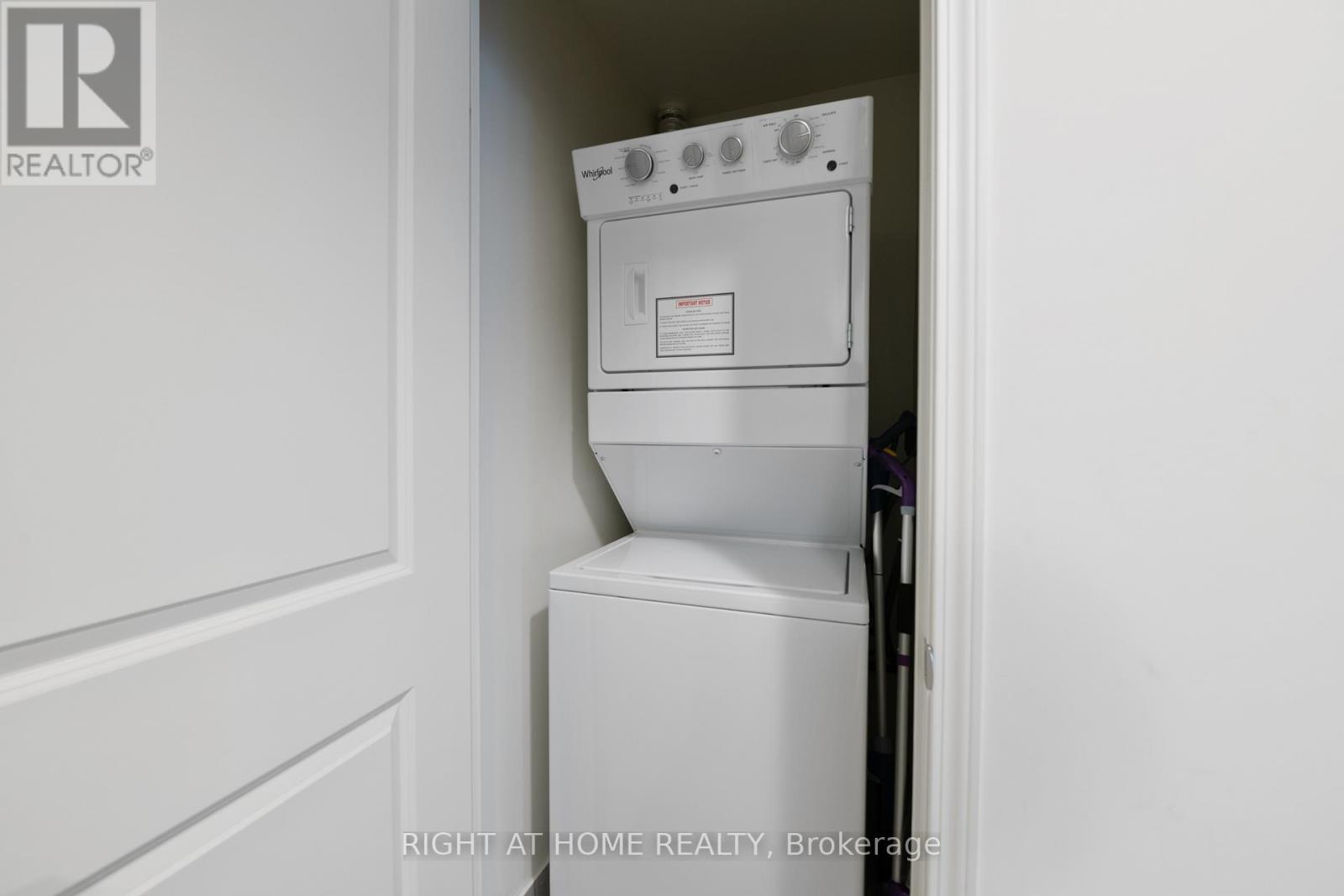 1508 - 349 Rathburn Road, Mississauga, Ontario  L5B 0G9 - Photo 13 - W12850040