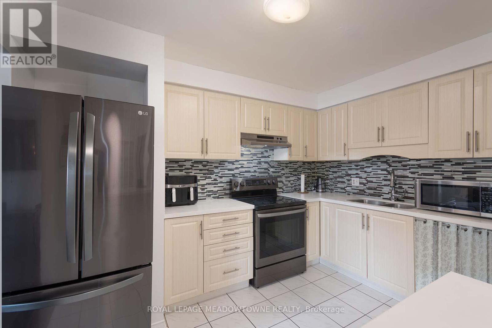 32 - 2075 Asta Drive S, Mississauga, Ontario  L5A 2T5 - Photo 15 - W12850044