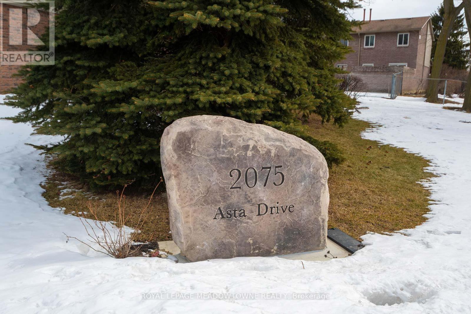 32 - 2075 Asta Drive S, Mississauga, Ontario  L5A 2T5 - Photo 3 - W12850044