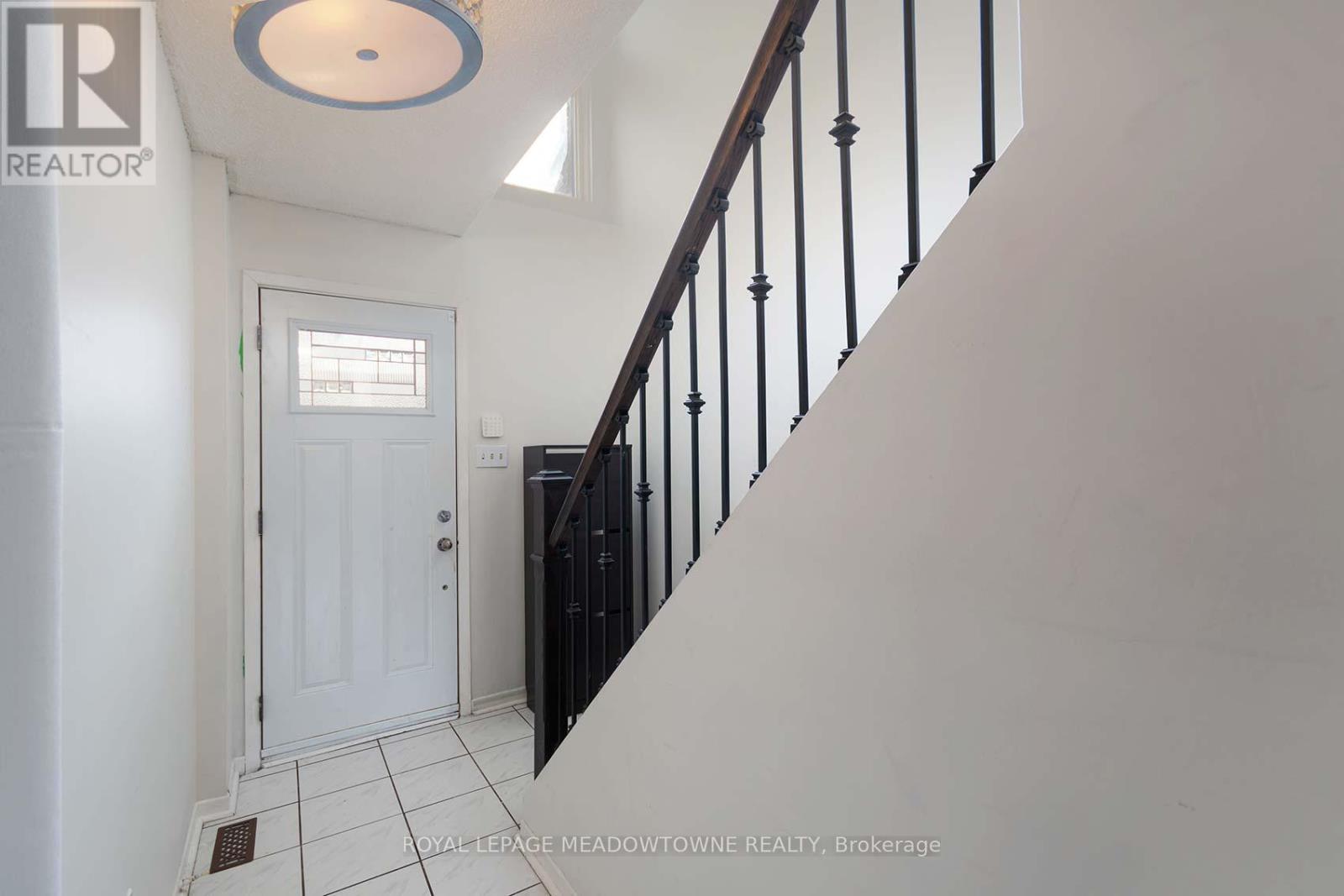 32 - 2075 Asta Drive S, Mississauga, Ontario  L5A 2T5 - Photo 6 - W12850044