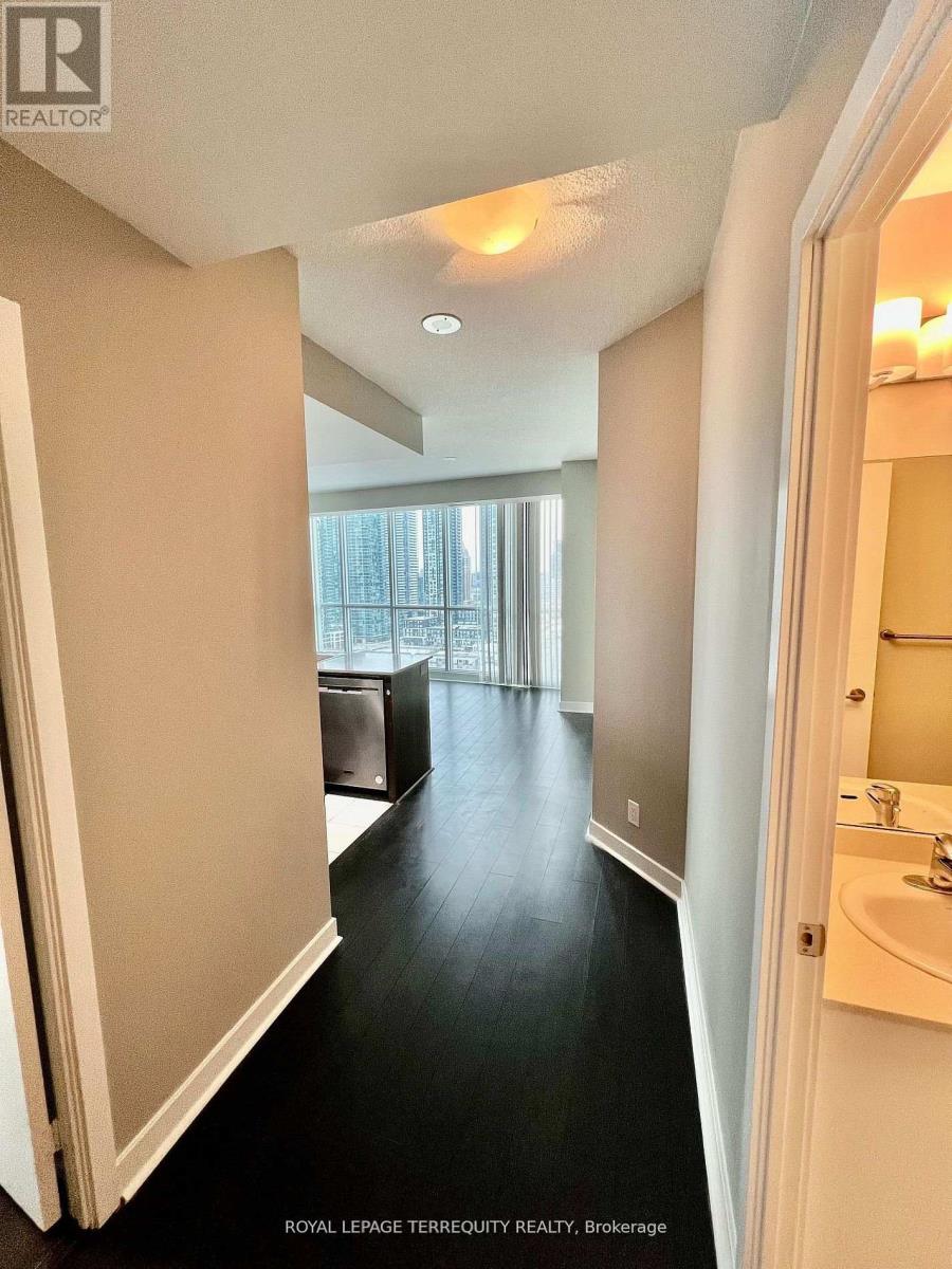 2011 - 3985 Grand Park Drive, Mississauga, Ontario  L5B 0H8 - Photo 5 - W12850076