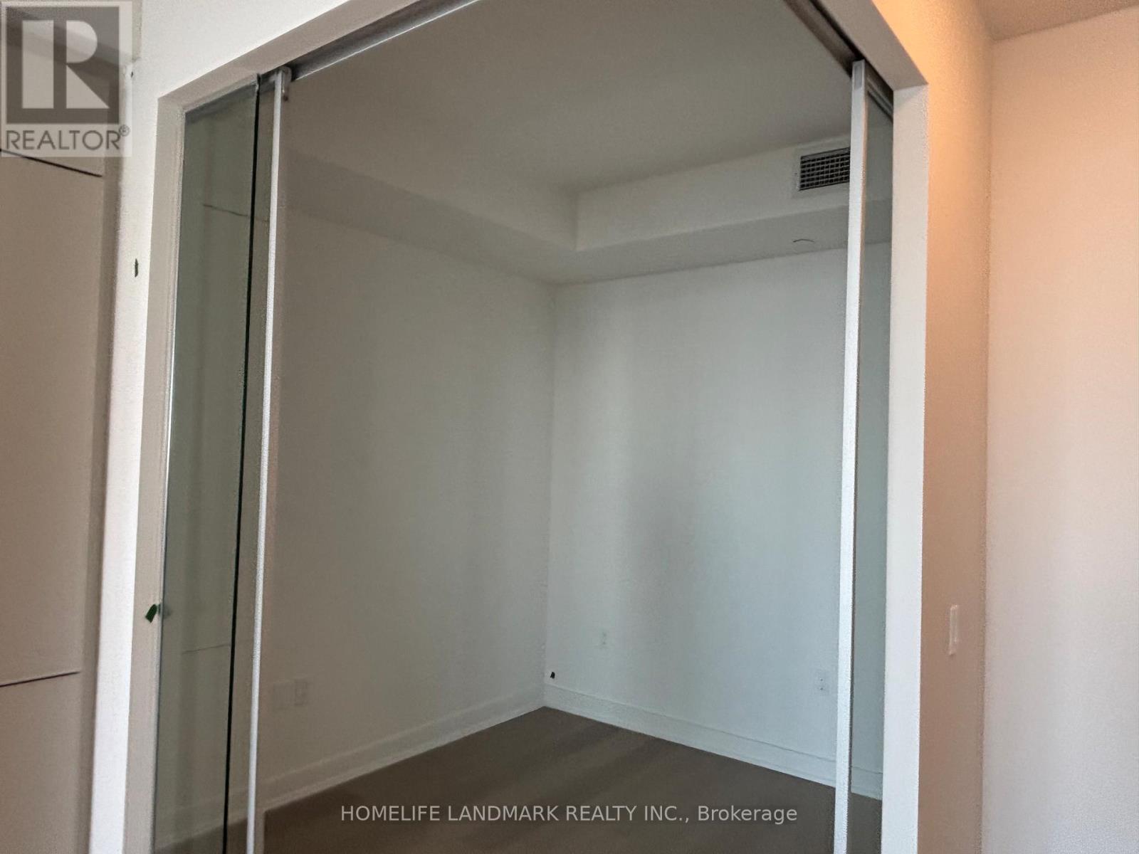 3812 - 448 Burnhamthorpe Road, Mississauga, Ontario  L5B 0R4 - Photo 10 - W12850102