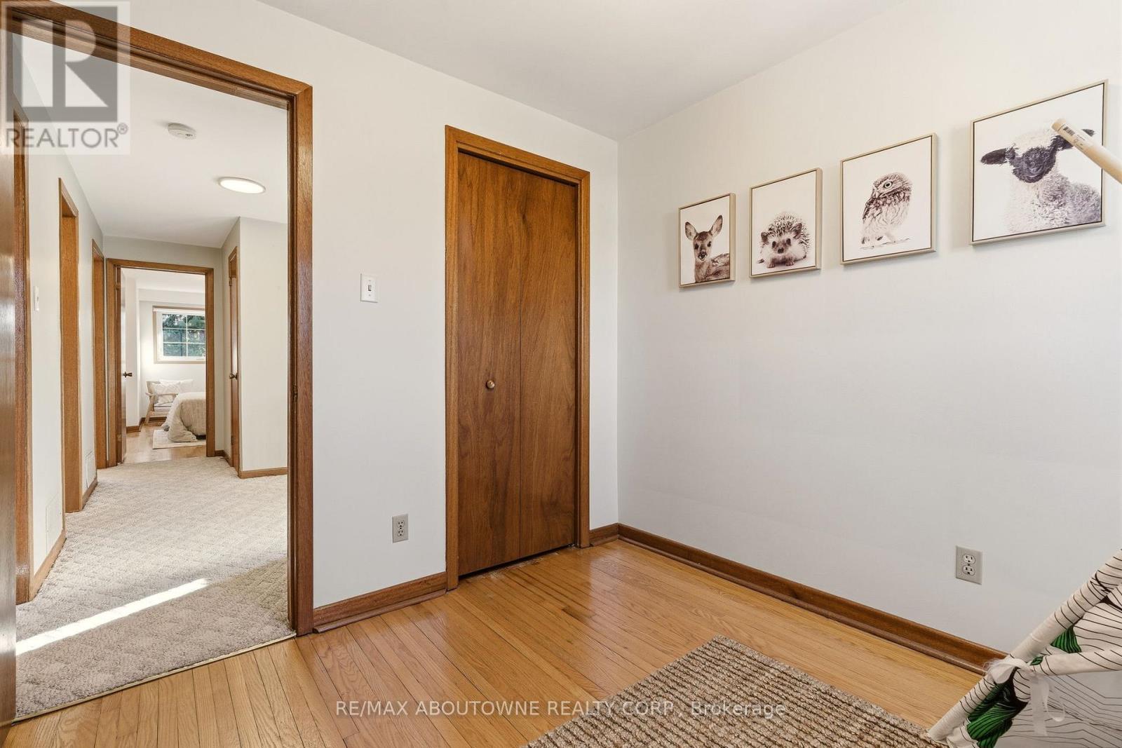 1015 Syeston Court, Mississauga, Ontario  L4Y 2W2 - Photo 32 - W12850128