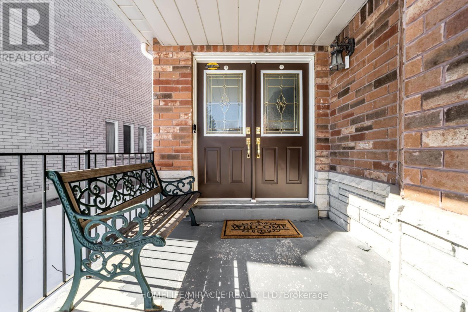 49 Cross Country Boulevard, Caledon, Ontario  L7E 2N6 - Photo 2 - W12850136