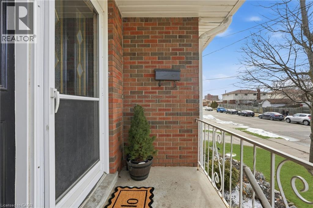 130 Riverdale Drive, Hamilton, Ontario  L8E 1K4 - Photo 5 - 40806708