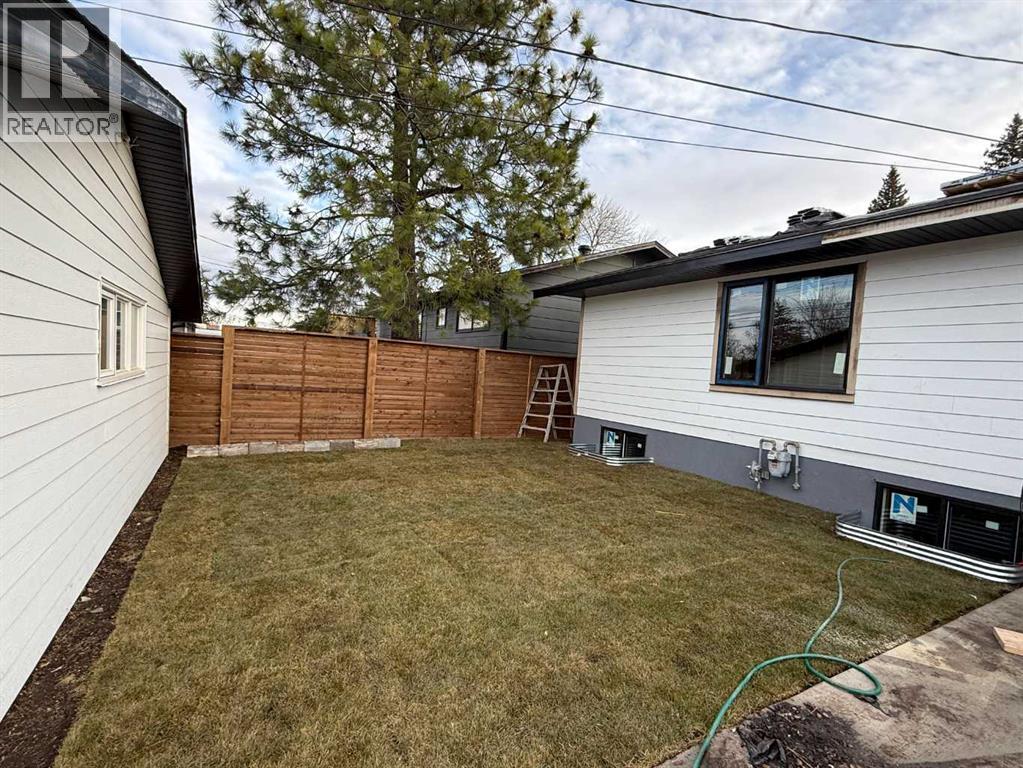 1024 Lake Christina Way Se, Calgary, Alberta  T2J 2R3 - Photo 7 - A2287300