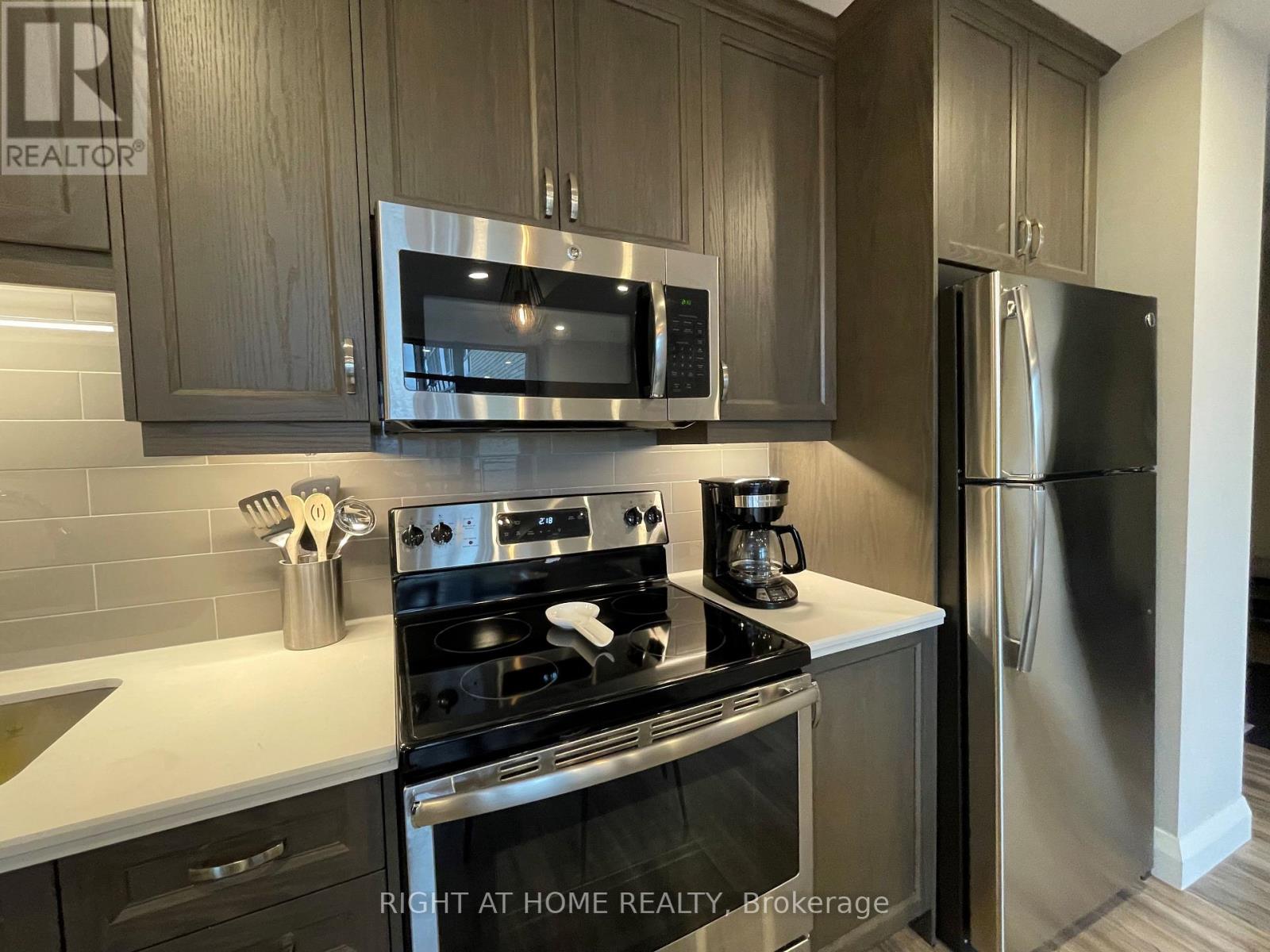 1015 - 118 King Street E, Hamilton, Ontario  L8N 0A9 - Photo 13 - X12849896