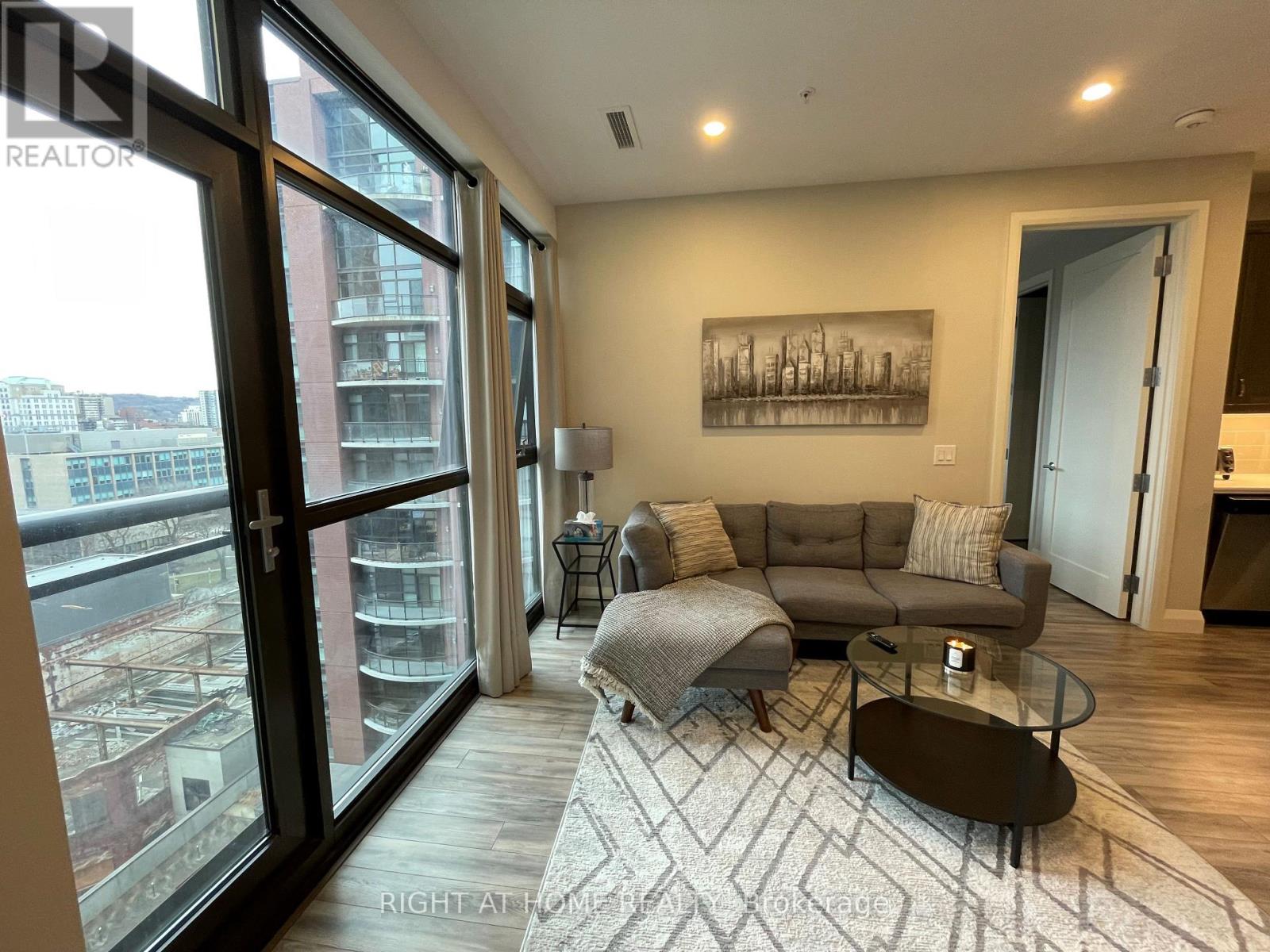 1015 - 118 King Street E, Hamilton, Ontario  L8N 0A9 - Photo 15 - X12849896