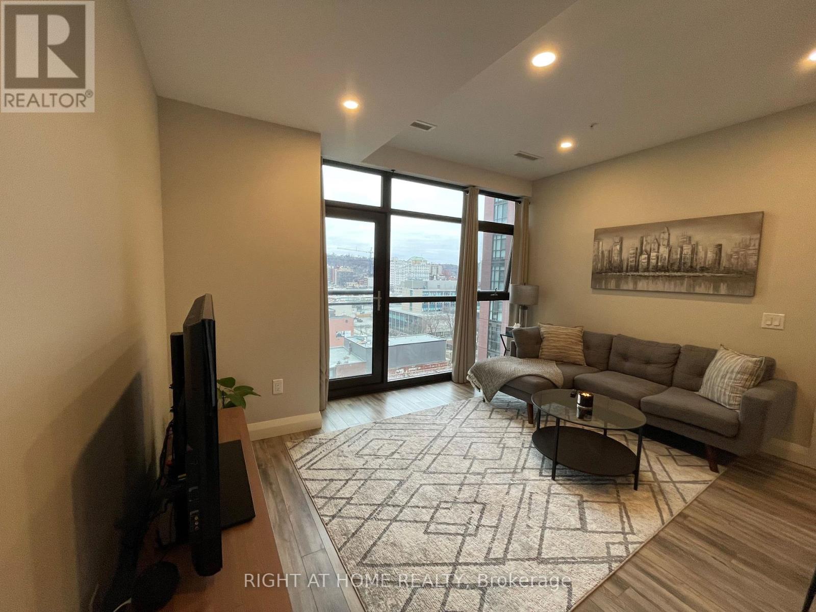 1015 - 118 King Street E, Hamilton, Ontario  L8N 0A9 - Photo 16 - X12849896