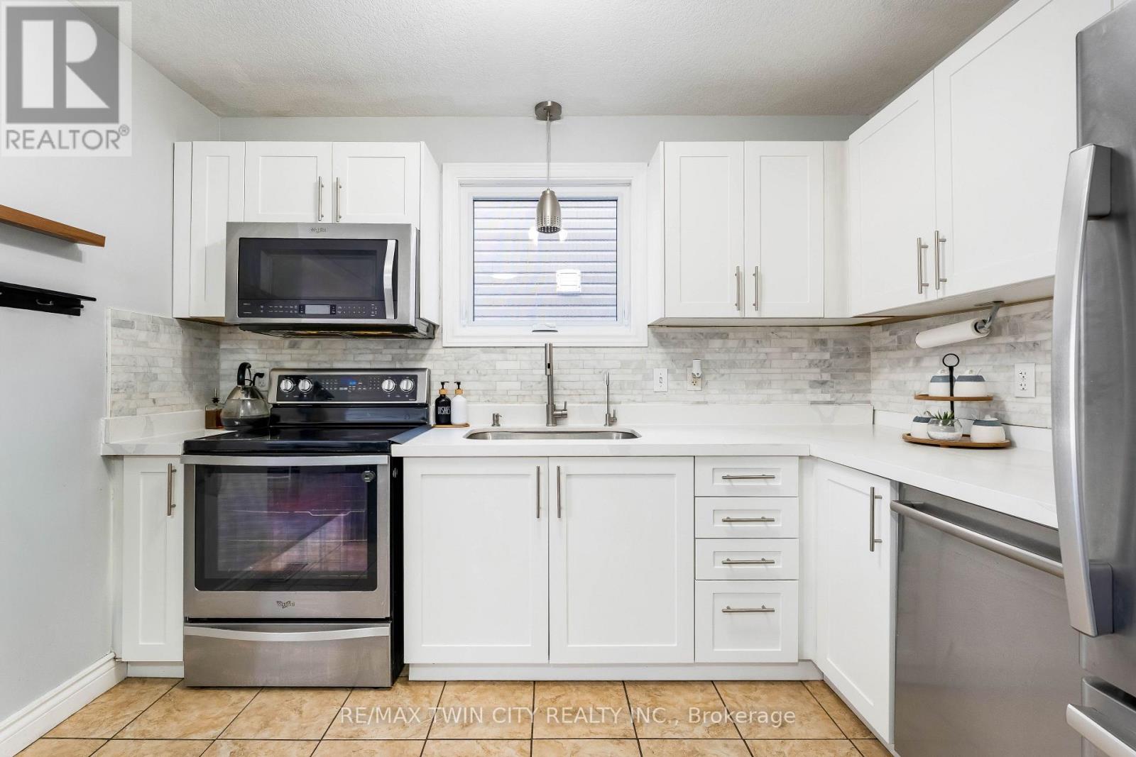 160 Prosperity Drive, Kitchener, Ontario  N2E 4E5 - Photo 6 - X12849932